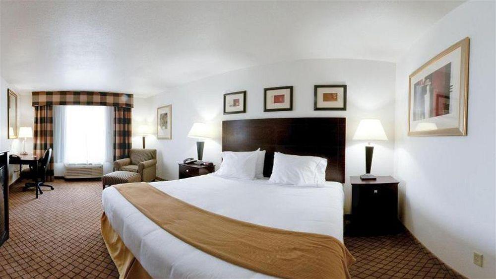 Holiday Inn Express Childress By Ihg Buitenkant foto